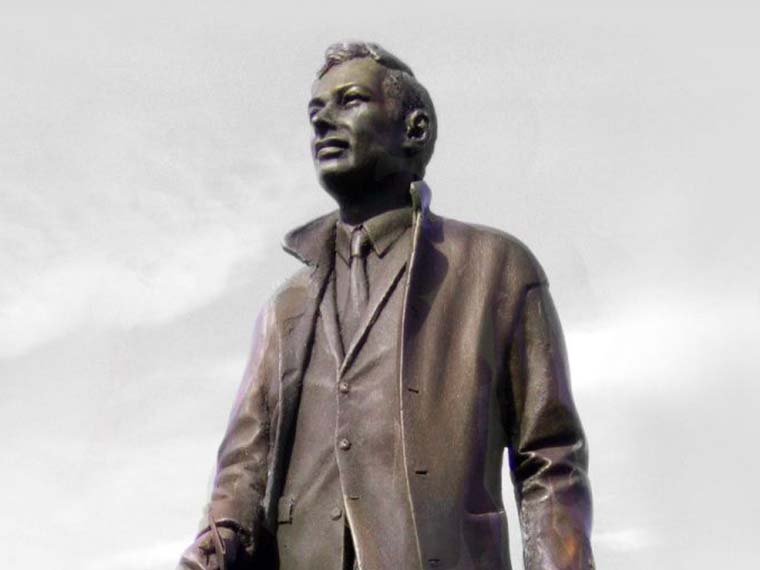 brian epstein statue