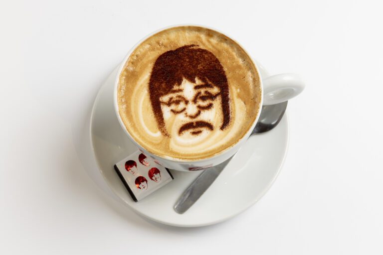 john lennon cappuccino fab4 cafe