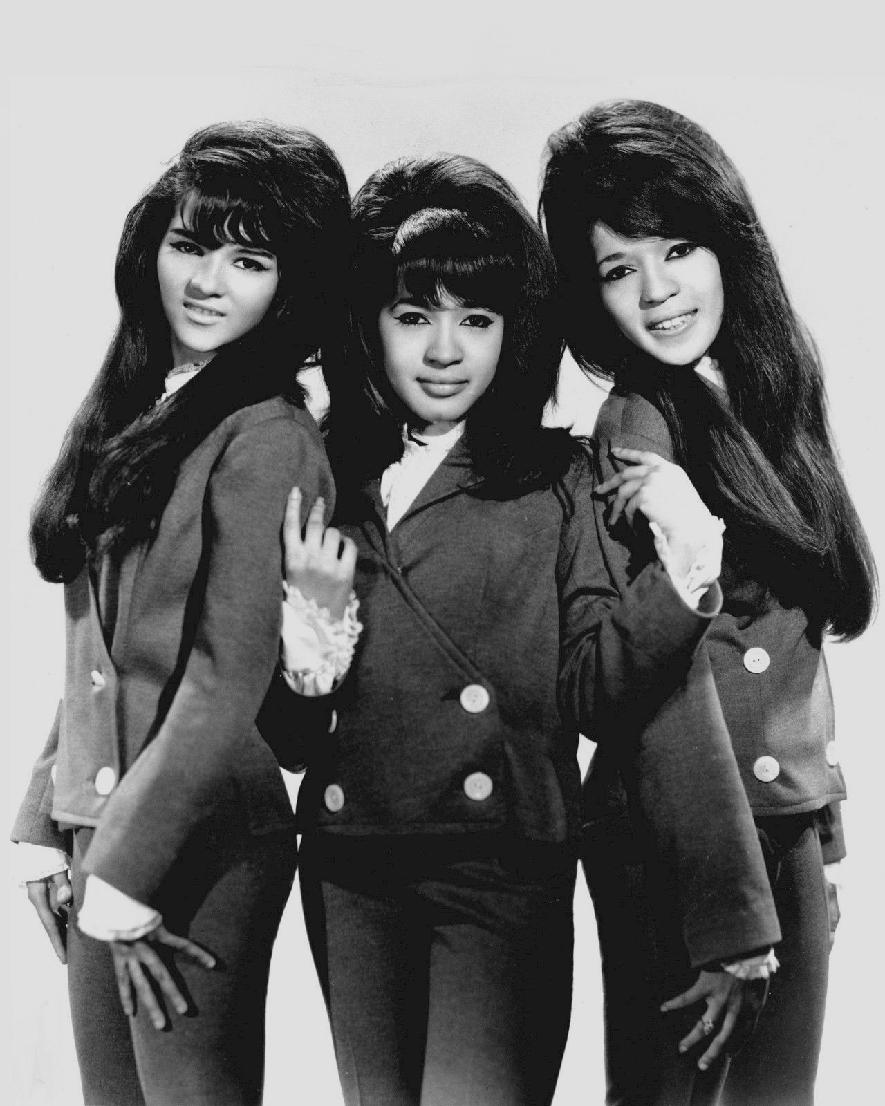 The_Ronettes_1966